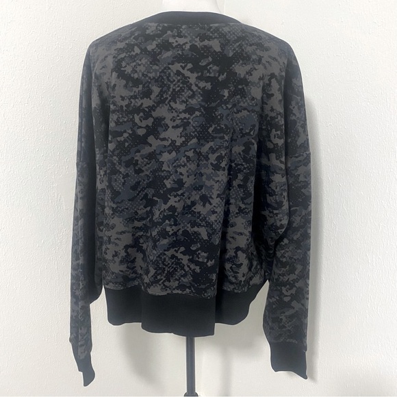 Under Armour Women’s Rival Fleece Camo Crew XL Loose Fit Black/Gray - Picture 4 of 12
